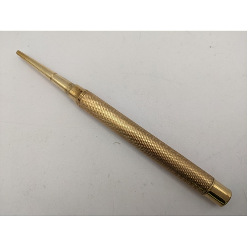 97 - A 9ct gold propelling pencil, marked 375 probably London  1937 (gross weight 19.9g)
Location: CAB1