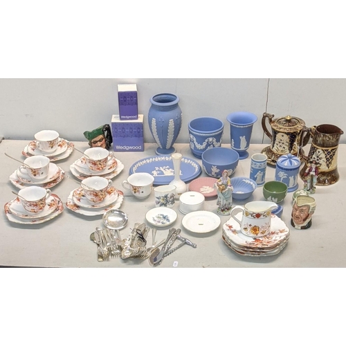 145 - A mixed lot to include Wedgwood Jasperware to include a vase and others together with a silver plate... 