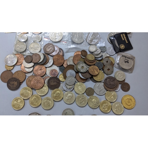 418 - Mixed Victorian and later British and world coins to include a 1891 crown, 1887 Shilling and six pen... 