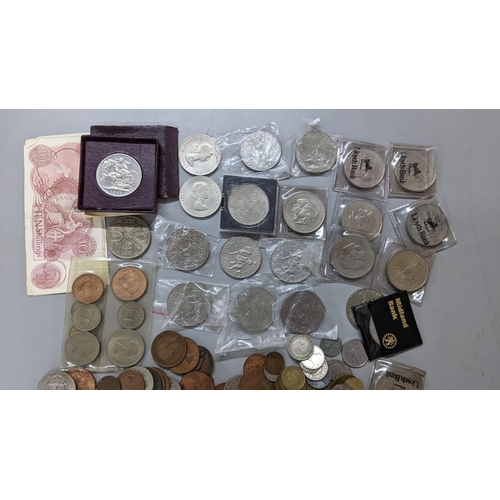 418 - Mixed Victorian and later British and world coins to include a 1891 crown, 1887 Shilling and six pen... 