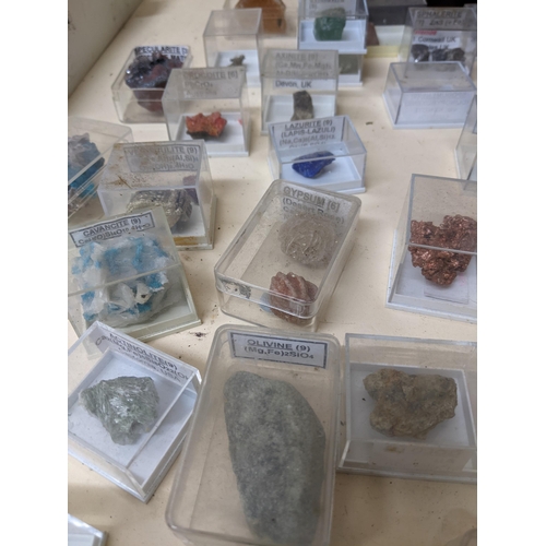 332 - A collection of rock crystals and mineral samples to include Bismuth, Talc, Aragonite, Hematite and ... 