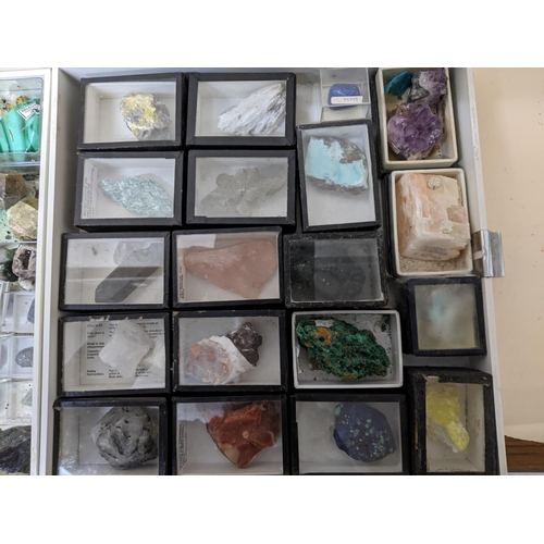 333 - A selection of rock and crystal samples, volcanic rocks, and others to include fossils, and other it... 