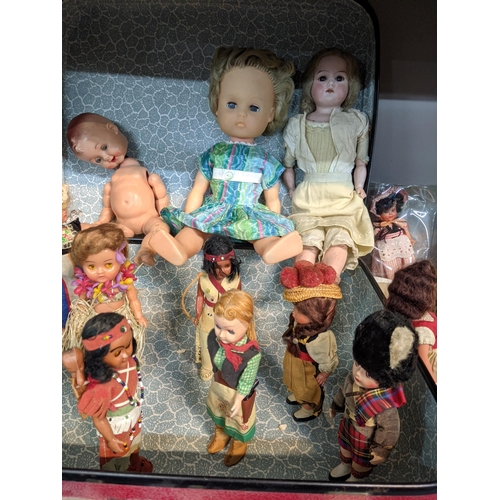 199 - Dolls and accessories with mobile limbs, some damaged and not complete to include ceramic examples G... 