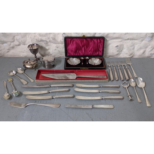 288 - Silver plated flatware and other items along with a pair of silver salts, silver handled flatware
Lo... 