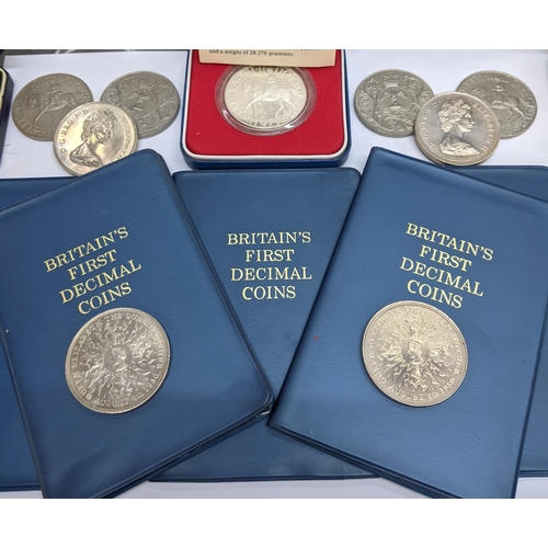 368 - Mixed coins to include a cased 1977 silver proof crown, two cased 1964 Bermuda crowns, a group of co... 