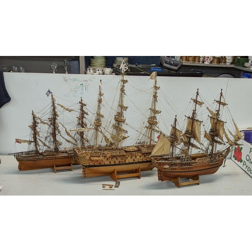 372 - A group of scratch built naval ships HMS Victory, HMS Bounty and other. Moving articulated pieces . ... 