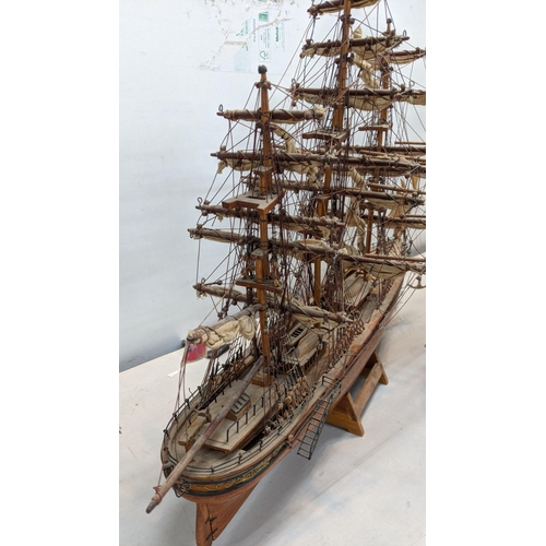 372 - A group of scratch built naval ships HMS Victory, HMS Bounty and other. Moving articulated pieces . ... 