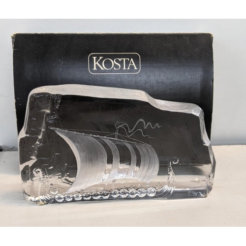 450 - A Kosta glass model of a Viking ship with its box 
location : RAB