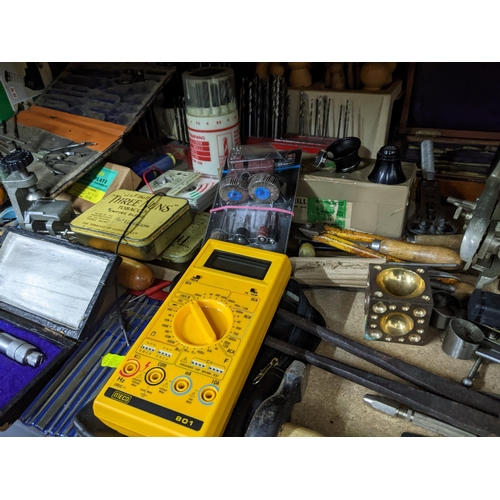 346 - A miscellaneous lot of tools, camera accessories, geometry sets, eye lens and other items to include... 