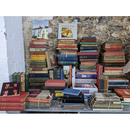 525 - A quantity of mainly hardback books to include children's books, gardening, crafts and arts books to... 