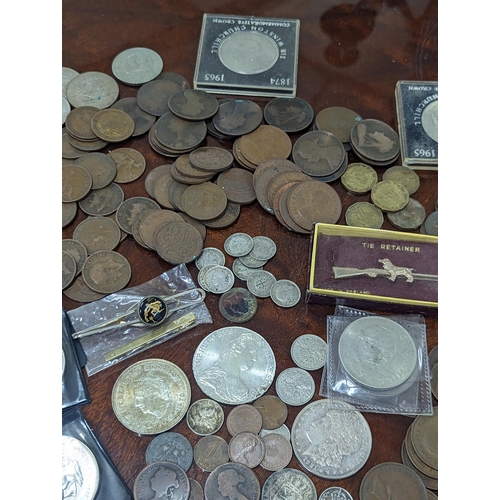 540 - A mixed collection of coins and banknotes to include 1921 'Morgan Dollar', Maria Theresa Thaler, Vic... 