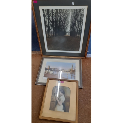 422 - A quantity of mixed oils and prints to include a singed Gordon King print
Location: RWB