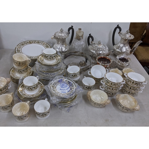 480 - A mixed lot to include mixed silver plate and a Royal Worcester Windsor pattern part dinner service
... 