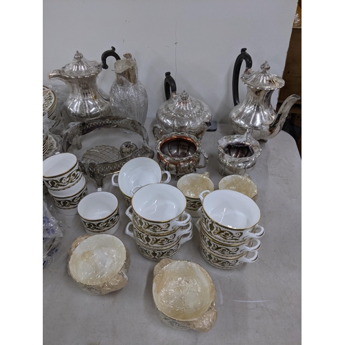 480 - A mixed lot to include mixed silver plate and a Royal Worcester Windsor pattern part dinner service
... 