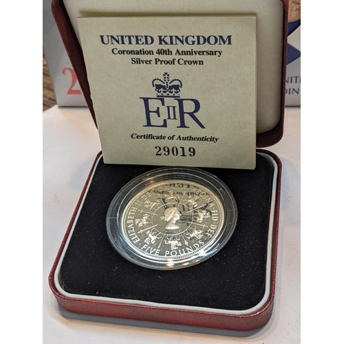 506 - A collection of UK Proof coins and coin sets to include 1971, 1984, 1996 and 2005 sets, cased Corona... 