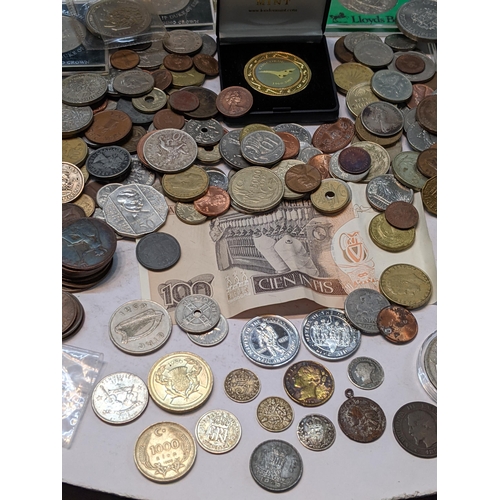 507 - Mixed British and other world coins to include Victorian and later threepence, commemorative Crowns,... 