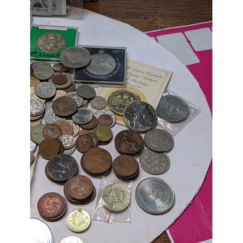 507 - Mixed British and other world coins to include Victorian and later threepence, commemorative Crowns,... 