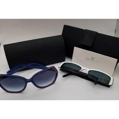 7 - Marc Jacobs- A pair of blue over-sized sunglasses, model no: MMJ 332/S with unbranded case together ... 
