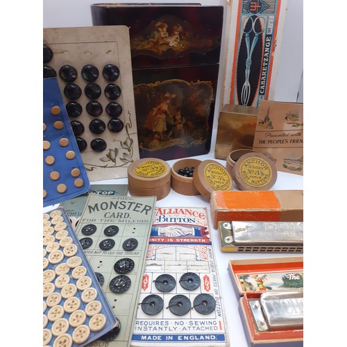 106 - Small collectables to include 3 treen pots of Anchor No 3.5 boot buttons, a decorative lacquered box... 