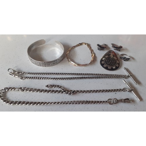 71 - A quantity of mainly silver and white metal jewellery to include a silver bangle with Egyptian desig... 