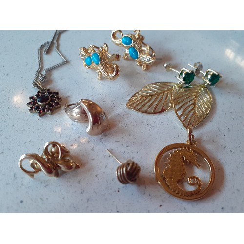 79 - A quantity of costume jewellery to include a late 20th Century Trifari faux pearl twist necklace, a ... 