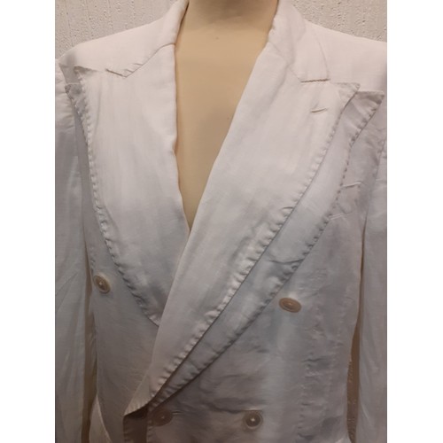 97 - Dolce & Gabanna- A gents Summer white, lightweight linen jacket, 40