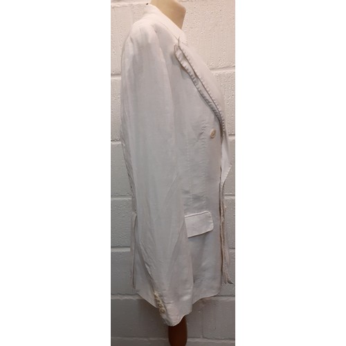 97 - Dolce & Gabanna- A gents Summer white, lightweight linen jacket, 40