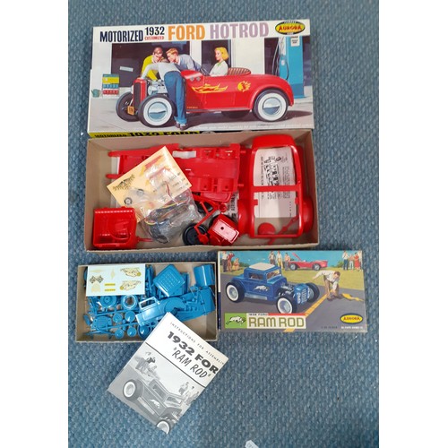 59 - An Aurora plastic model kit of a 1932 motorized and customised Ford Hotrod in original box together ... 