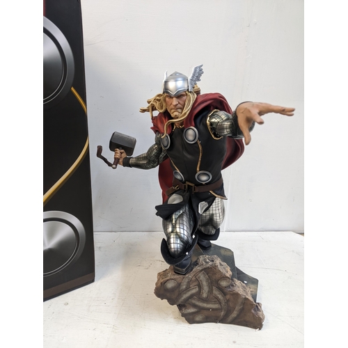 A Slideshow Collectables Premium Format boxed figure Thor limited edition 0933/1500 Location:RWF
