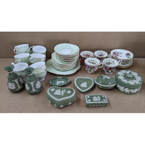 29 - A mixed lot to include four Royal Albert flower of the month trios, Wedgwood Jaspar ware and Colclou... 