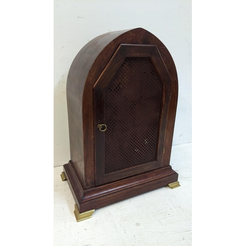 88 - An Edwardian mahogany and brass inlaid arched top bracket clock, the 8-day Gustav Becker striking on... 