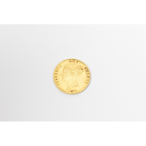 100 - United Kingdom - Victoria (1837 -1901) Half Sovereign, dated 1859, having shield back
Location: