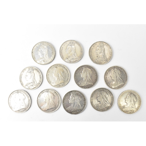 42 - United Kingdom - Victoria (1837 - 1901) A collection of Silver Crowns to include 1887, 1889, 1890, 1... 