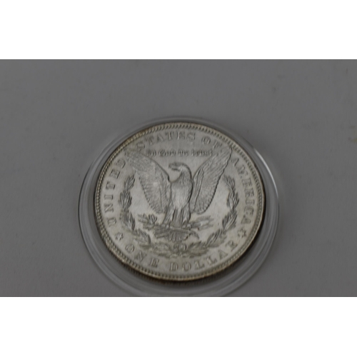 70 - United States of America - 'Morgan' silver Dollar, dated 1887, along with a 1922 'Peace' Dollar toge... 