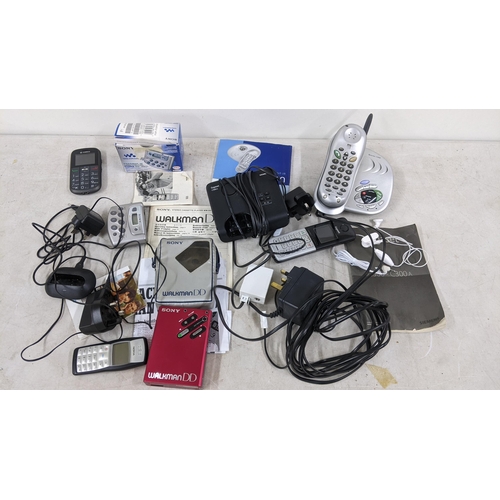 420 - A selection of electrical items to include a boxed Sony SAF-M37L Walkman, Nokia 1600 mobile phone an... 