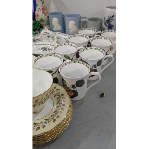 475 - THIS LOT HAS BEEN WITHDRAWN**
A mixed lot to include Royal Copenhagen porcelain resting cow 1072, a ... 