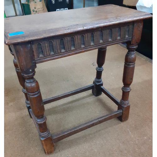 470 - An early 20th century oak pedestal table Location:A1B