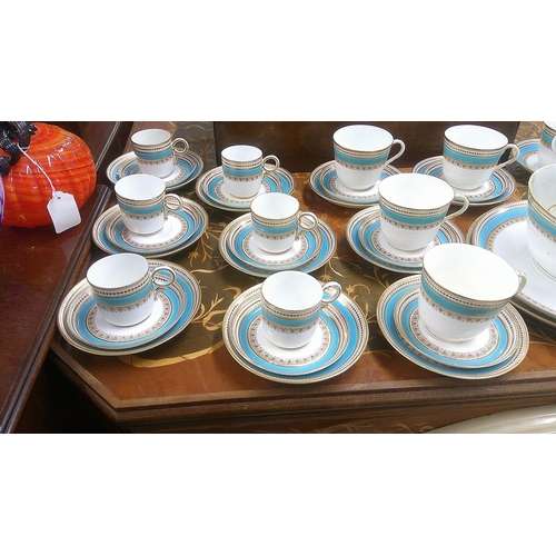 481 - An early 20th century Royal Worcester part coffee set, including a bowl and two dinner plates A/F
Lo... 