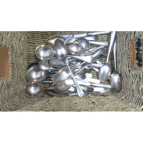 485 - Assorted silver plate to include a silver plate tray and a cased set of knives
Location:RAF