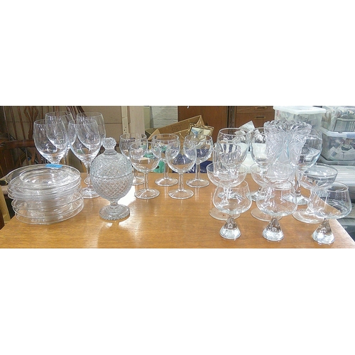 486 - Crystal to include a set of four Dartington crystal wine glasses and Nachtmann crystal tumbler and o... 