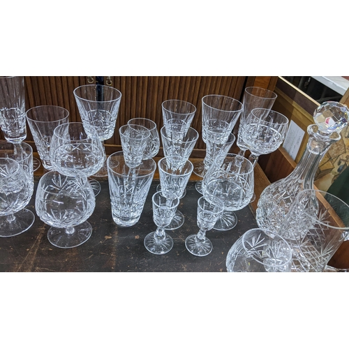 490 - THIS LOT IS WITHDRAWN
A collection of mainly Waterford Kylemore pattern crystal glasses Location: