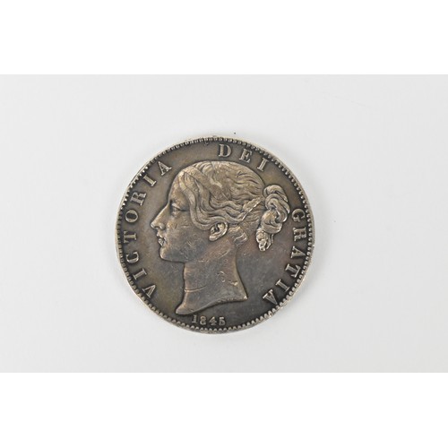 59 - United Kingdom - Victoria (1837-1901), Crown, dated 1845, VIII to edge, first uncrowned portrait of ... 