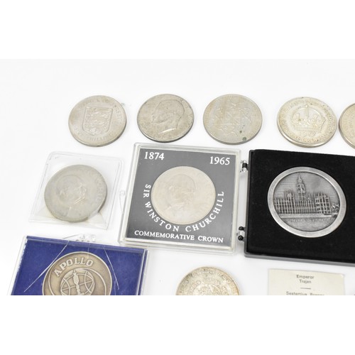 62 - Coins of Interest - A mixed collection to include a 1997 1oz fine silver USA Dollar, 1927 Parliament... 