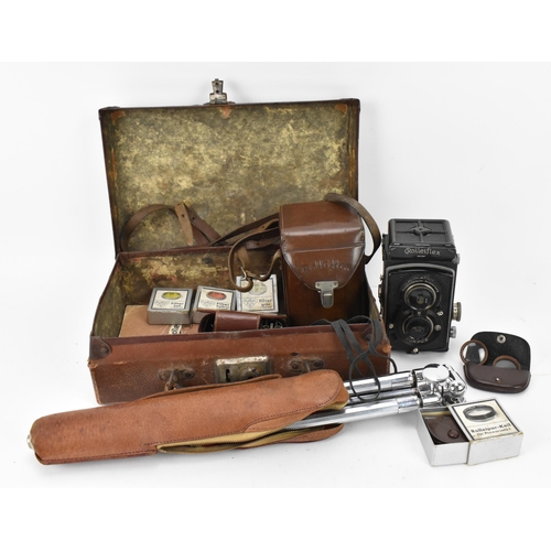 215 - THIS LOT HAS BEEN WITHDRAWN

A 1930s Rolleiflex Compur box Camera, serial no 427867, Compur shutter,... 