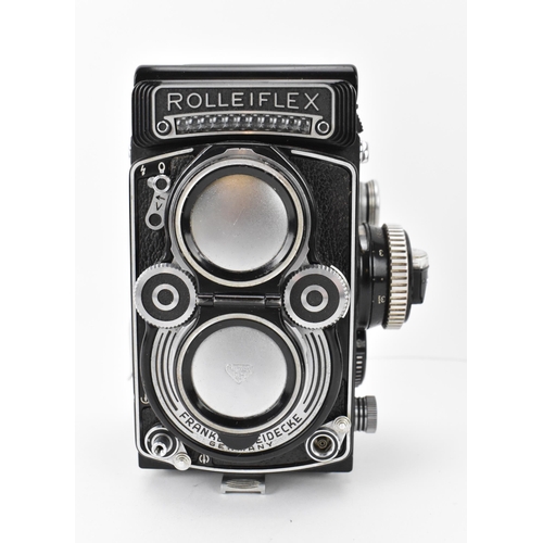 219 - A Rolleiflex Synchro-Compur TLR camera, model K4, circa 1960s, , with Carl Zeiss nr. 2051688 Planar ... 