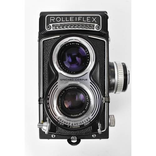 220 - A Rolleiflex T 3.5 TLR camera , with Carl Zeiss nr. 2818876 Tessar 1:3,5/f=75mm taking lens, and Hei... 