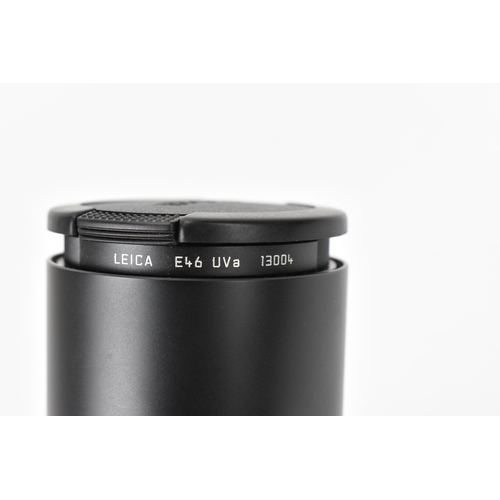 222 - A Leica Elmarit-M 1:2.8/90 E46 lens, in black, Nr. 3857217, with lens cap