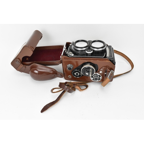 231 - A Rolleiflex Synchro-Compur 2.8F TLR camera, model K7F, 1960-1981, 2418286, with Carl Zeiss Planar 1... 