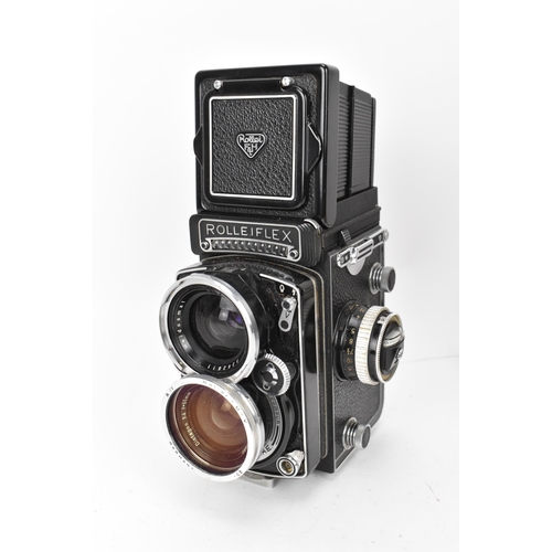 233 - A Rolleiflex Synchro-Compur wide angle TLR camera, in black, 2490041, with Carl Zeiss Distagon 1:4 f... 