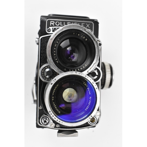 233 - A Rolleiflex Synchro-Compur wide angle TLR camera, in black, 2490041, with Carl Zeiss Distagon 1:4 f... 